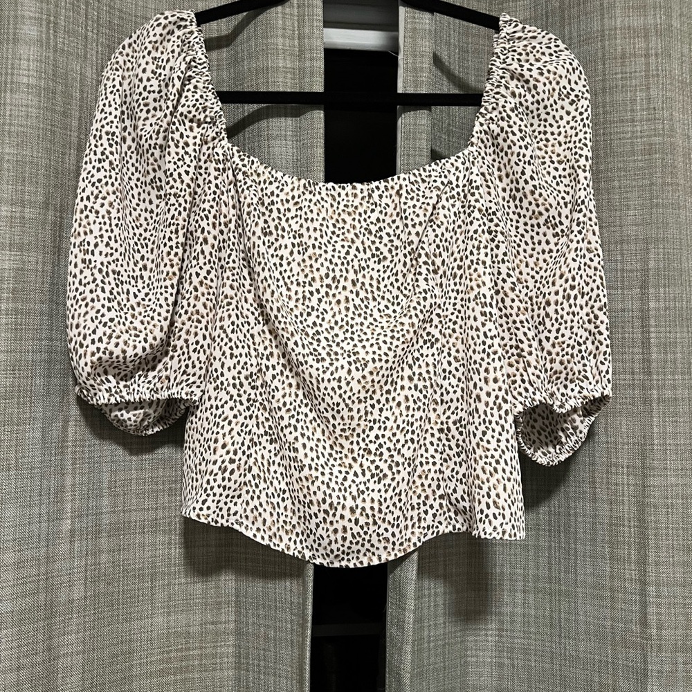 Abercrombie Leopard Print Puff Sleeve Top